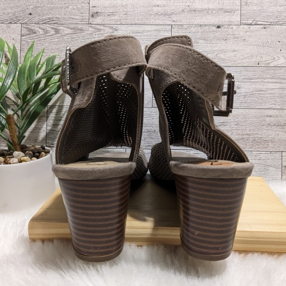 Unisa Heeled Sandals - Picture 5 of 6